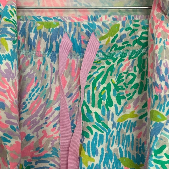 💕 LILY PULITZER SLEEP SET 💞 - Picture 2 of 7